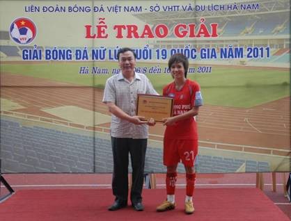 Từ cô bé cá tính thành người hùng của tuyển nữ Việt Nam