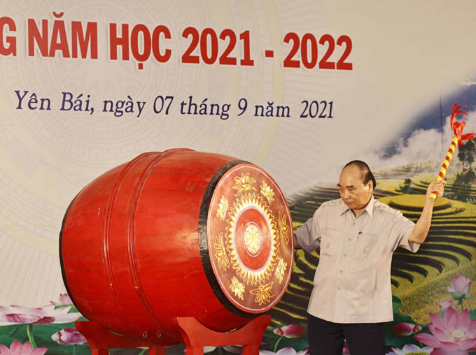 Chủ tịch nước dự khai giảng năm học mới tại Trường PTDT Nội trú THPT tỉnh Yên Bái
