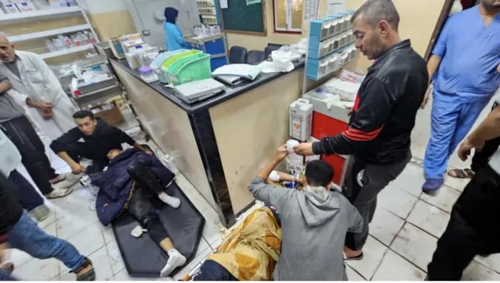 Sơ tán khẩn cấp bệnh nhân khỏi một bệnh viện lớn khác ở Gaza