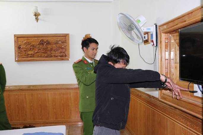 Vụ lộ 79 đoạn clip ''nóng'' trong nhà nghỉ: 2 đối tượng khai gì?