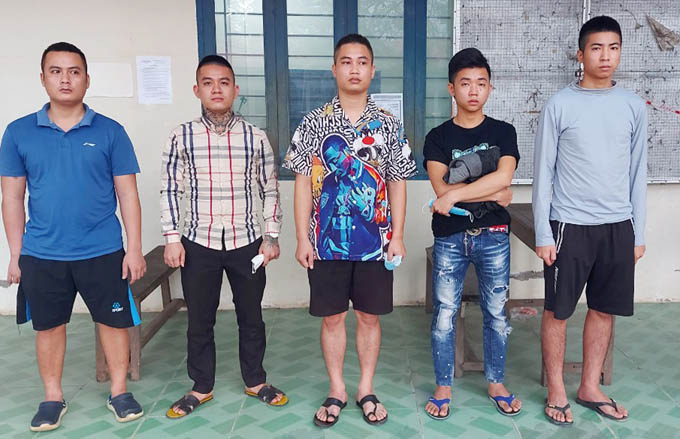 Phát hiện 5 người nhập cảnh trái phép trên xe buýt