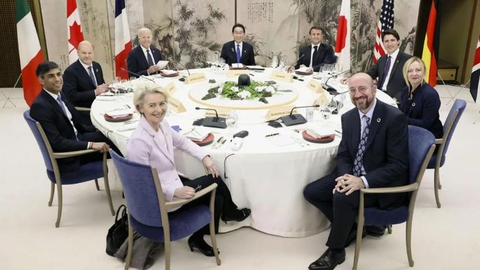 The Guardian: ''Các biện pháp trừng phạt của phương Tây đã thất bại''