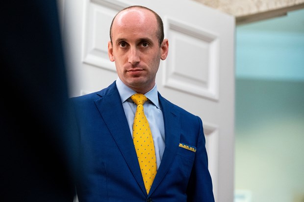 Cố vấn Nhà Trắng Stephen Miller dương tính với SARS-CoV-2