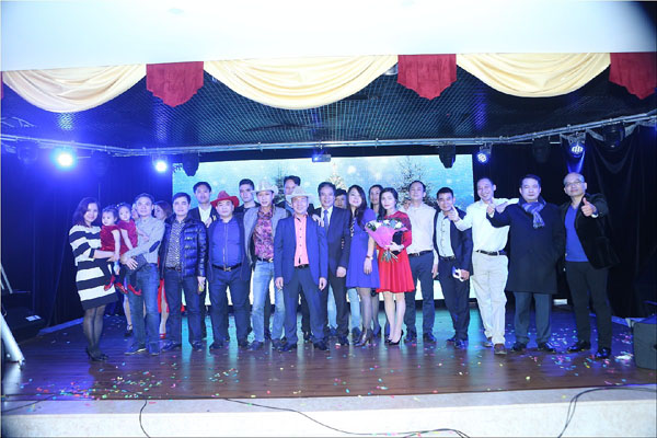 Hội người Việt Đôm 14 chúc mừng Giáng sinh 2016