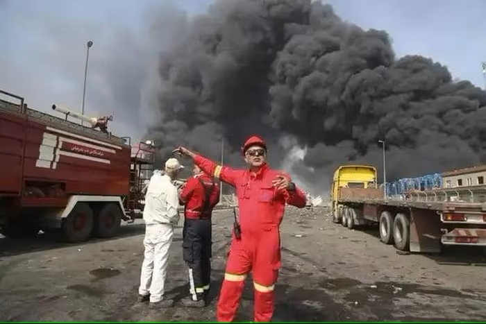 Nổ lớn tại cảng dầu lớn nhất Iran, hơn 700 người thương vong