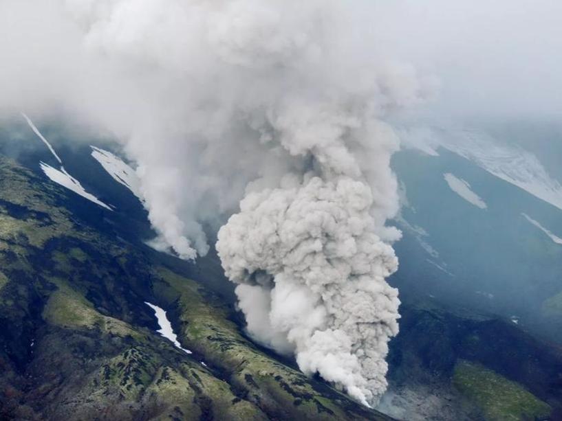 Cảnh tượng 7 núi lửa cùng lúc thức giấc sau trận động đất mạnh ở Kamchatka, Nga