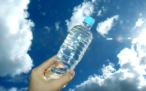 Học sếp Nhật từ chai nước uống thừa