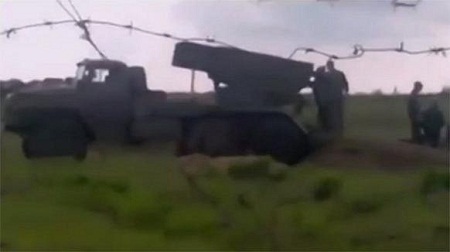 Ông Poroshenko kêu gọi ngừng bắn sau khi dùng tên lửa Grad tấn công Slaviansk