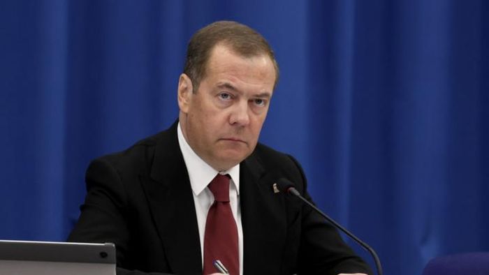 Ông Medvedev: EU giờ là kẻ thù của Nga