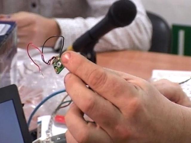 Hàng điện tử Trung quốc gắn thiết bị 