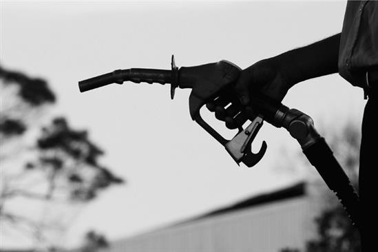 Giá dầu, vàng đồng loạt giảm