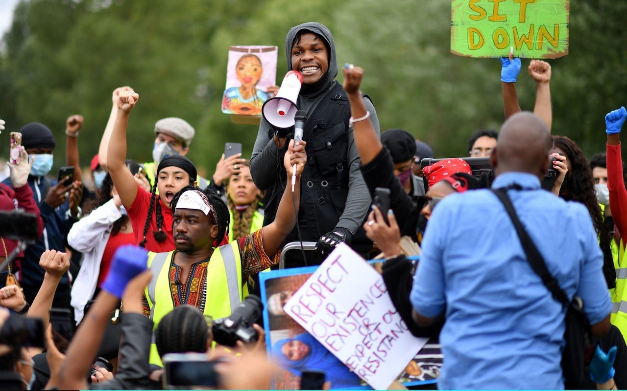 Biểu tình tại Anh phản đối nạn phân biệt chủng tộc