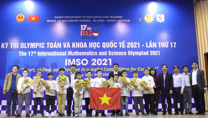 Học sinh Việt Nam giành 2 HCV Olympic Toán và Khoa học quốc tế