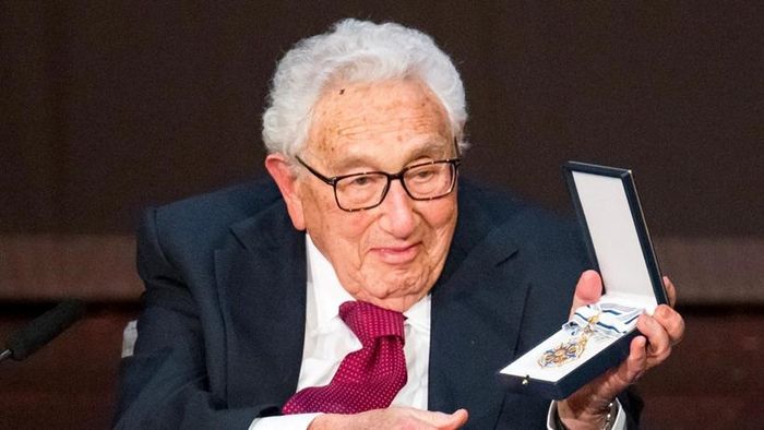 Cựu Ngoại trưởng Mỹ Henry Kissinger qua đời ở tuổi 100