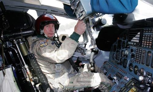 Ông Putin đủ bản lĩnh lái máy bay ném bom đến Crimea