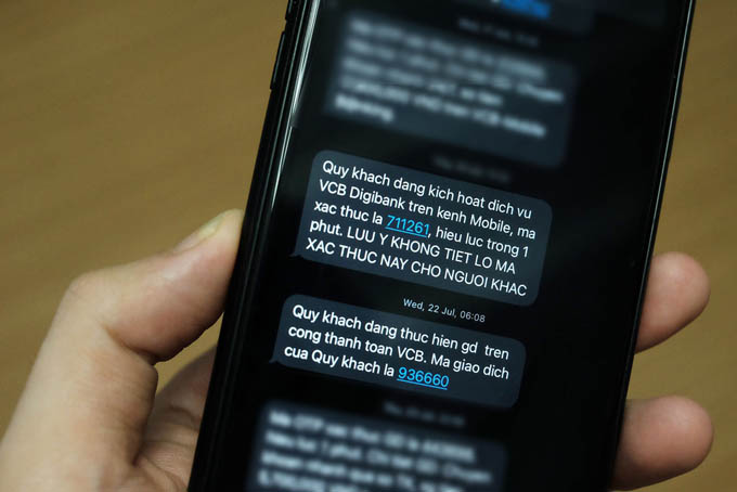 'Sau vụ khách mất 400 triệu đồng, ngân hàng không nên gửi OTP qua SMS'