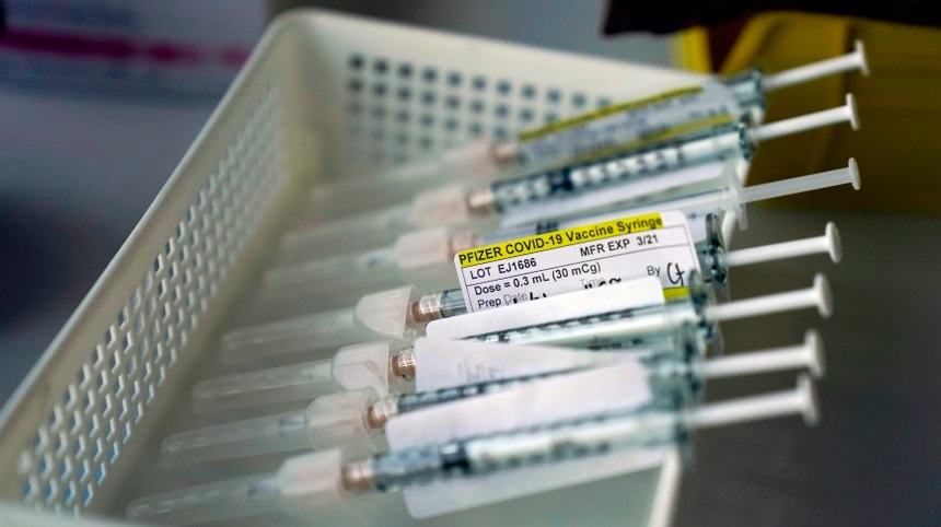Bác sĩ Mỹ qua đời sau khi được tiêm vaccine Covid-19