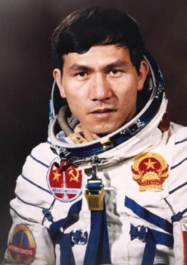 Người Việt Nam đầu tiên bay vào vũ trụ