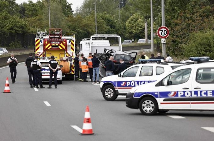 Tổng thống Macron cảnh báo nguy cơ xã hội Pháp thoái hóa văn minh