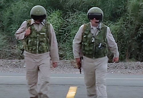 Video: Tại sao phi công Nga mang AK-74 lên buồng lái khi tham chiến ở Syria?