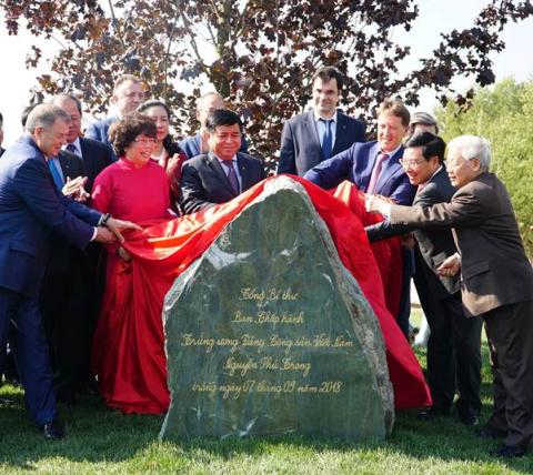 Phía sau ly sữa Việt trên đất Nga