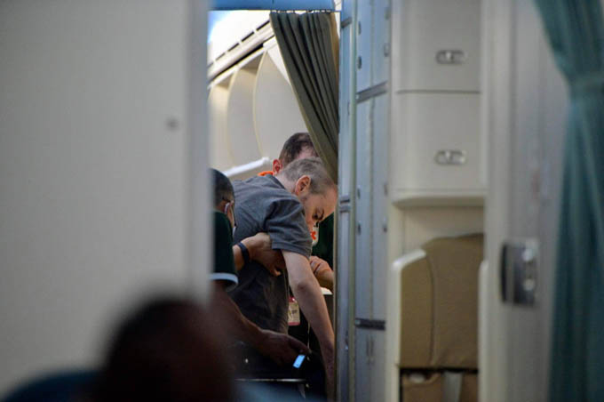 Hình ảnh phi công người Anh trên 