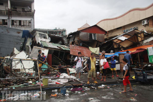 Siêu bão Hải Yến: Người Việt cứu nhau ra khỏi 'địa ngục' Tacloban