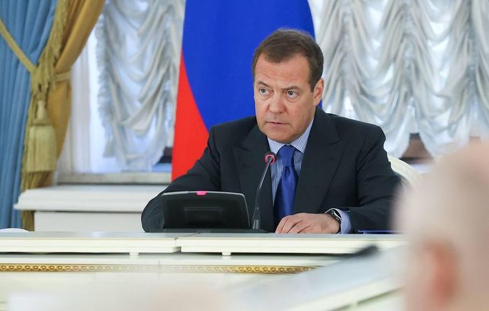 Ông Medvedev kêu gọi Nga đình chỉ quan hệ ngoại giao với EU