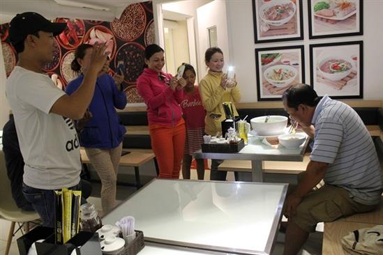 Món Huế, Phở Ông Hùng muốn IPO ở Hong Kong?