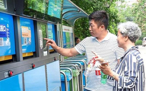 Ở Trung Quốc, đi đổ rác cũng bị nhận diện khuôn mặt: Phân loại sai hay vứt rác không đúng chỗ sẽ bị phạt nặng và giảm điểm tín nhiệm xã hội