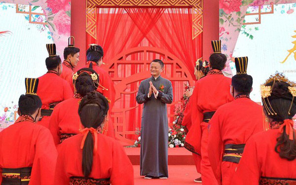Ai cũng muốn có cuộc đời trong mơ như Jack Ma: Tuổi trẻ xông pha, tay trắng liều mình lập công ty, quyết định nghỉ hưu sớm, hưởng tuổi già từ tuổi 55 để làm từ thiện cho đời
