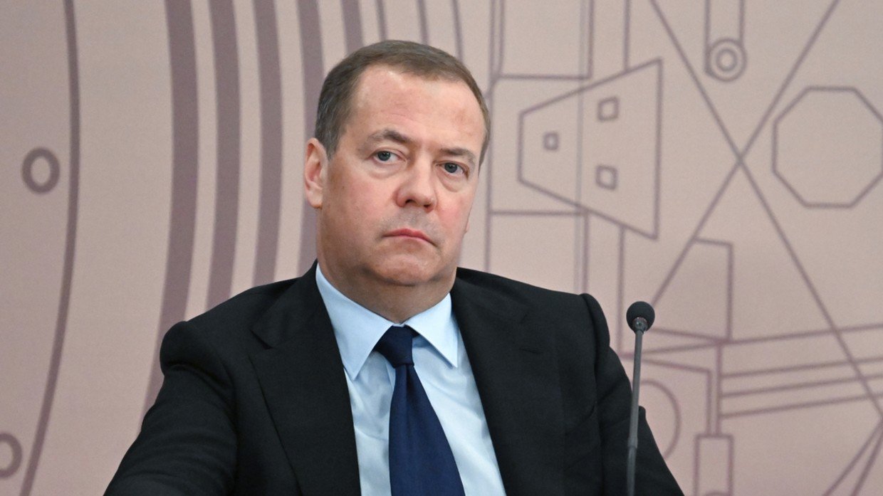 Ông Medvedev lên tiếng sau khi Mông Cổ chào đón ông Putin bất chấp lệnh bắt của ICC