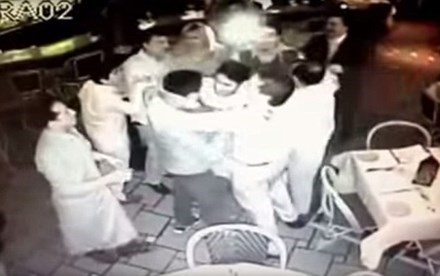 Đang ăn mừng trúng số tỉ đô thì phát hiện... nhầm kết quả