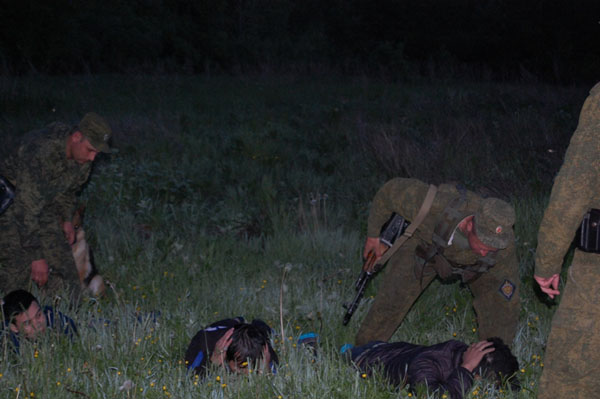 Phạt 20 nghìn rúp cư dân vùng Krasnogorodsky vì giúp công dân VN vượt biên trái phép