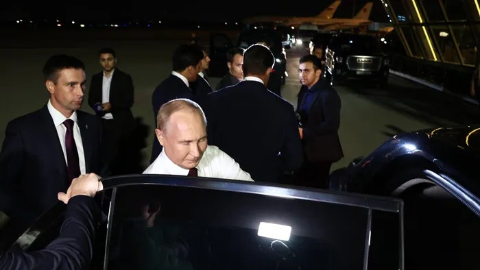 Ông Putin thăm Azerbaijan, dùng bữa tối với Tổng thống Ilham Aliyev