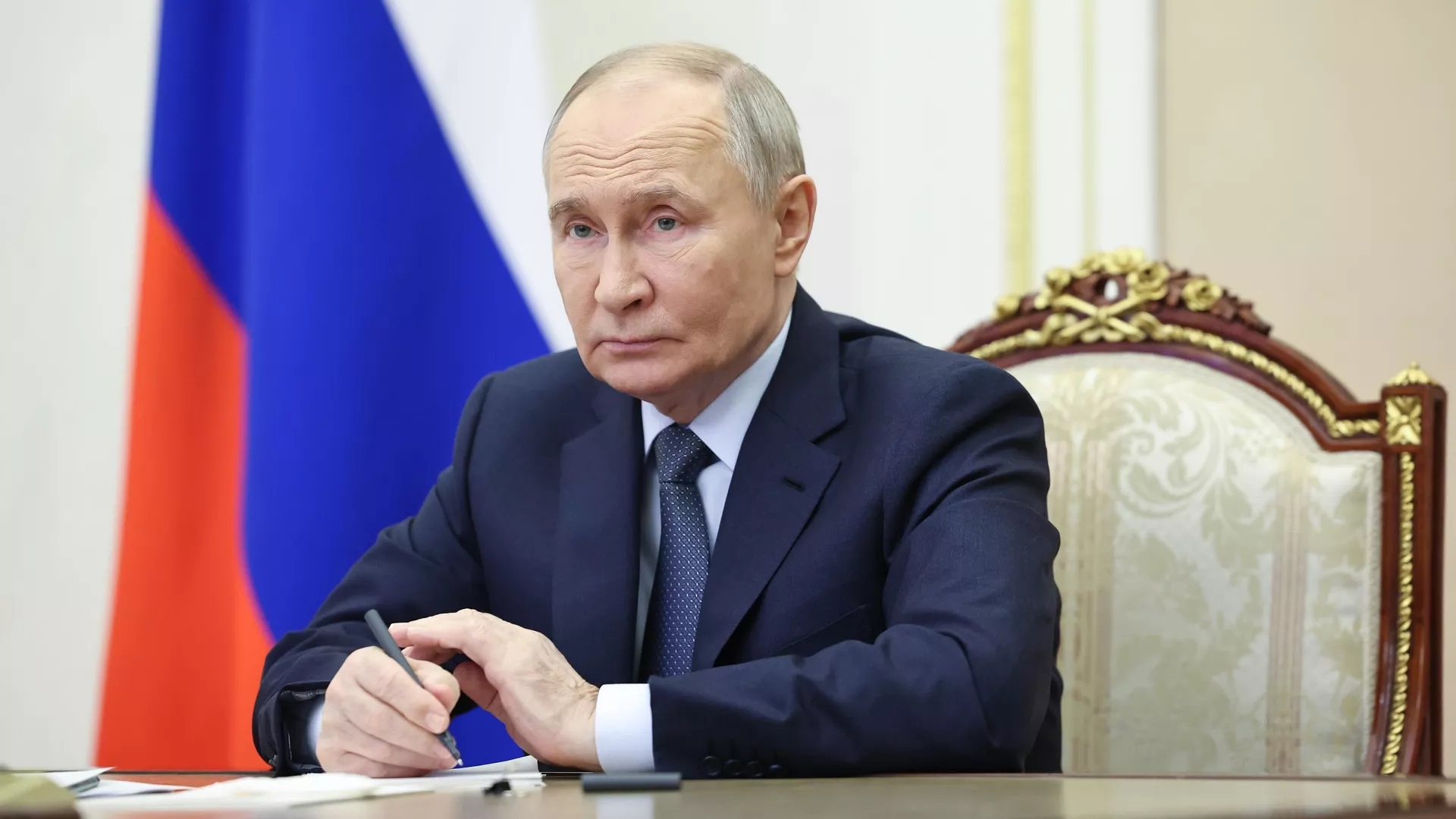 Tổng thống Putin: Nga cần hoàn thiện ''Oreshnik''