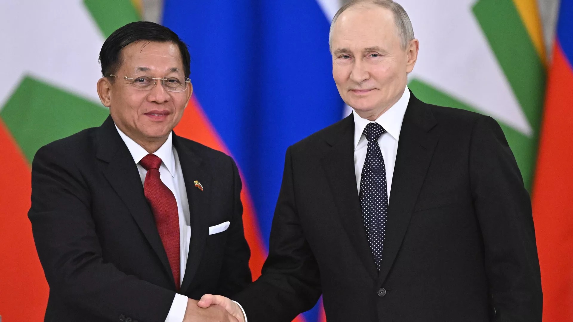 Tổng thống Nga Putin mời Thủ tướng Myanmar tới Moskva dự kỷ niệm 80 năm Chiến thắng