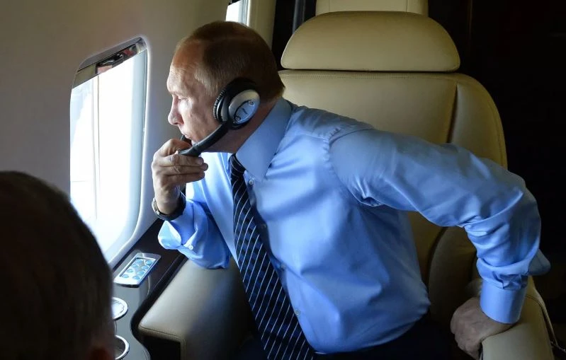 Tổng thống Putin được đội danh dự chào đón khi đến Bắc Kinh