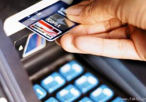 Bắt giữ nhóm người Nga dùng thẻ ngân hàng giả