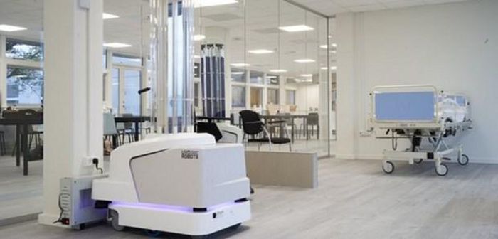 COVID-19: EU cung cấp robot khử trùng cho các bệnh viện châu Âu