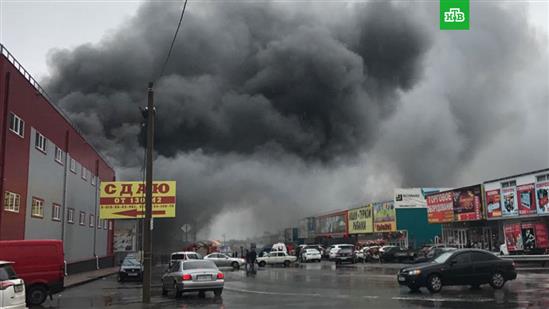 Cháy chợ hàng gia dụng ở tỉnh Rostov na Donu
