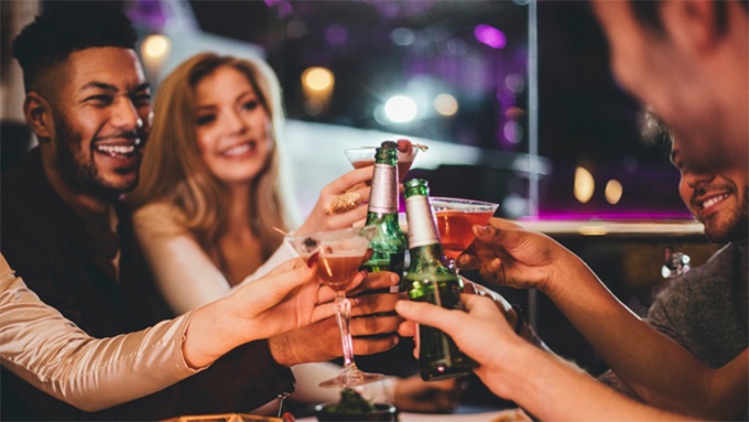 Pháp cấm đồ uống có cồn tại nơi công cộng