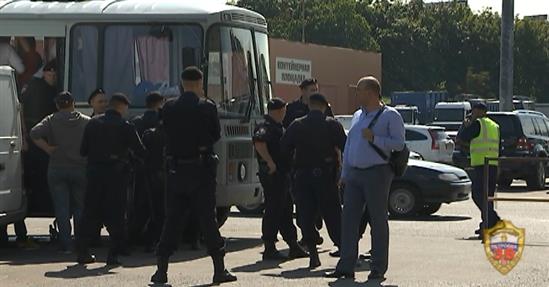 Moskva: 86 lao động nhập cư bị bắt giữ ở trung tâm thương mại