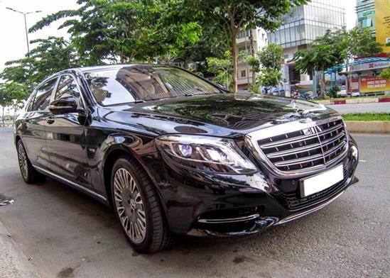 Maybach S600 dài 5,4 m xuất hiện trên đường Sài Gòn