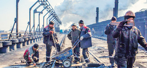 Ukraine: Khói vẫn bay lên từ nhà máy