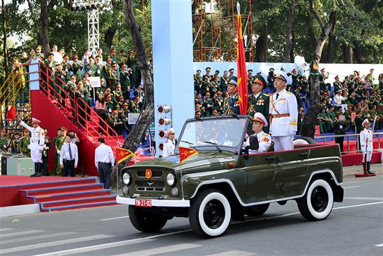 Toàn cảnh lễ diễu binh, diễu hành mừng ngày thống nhất