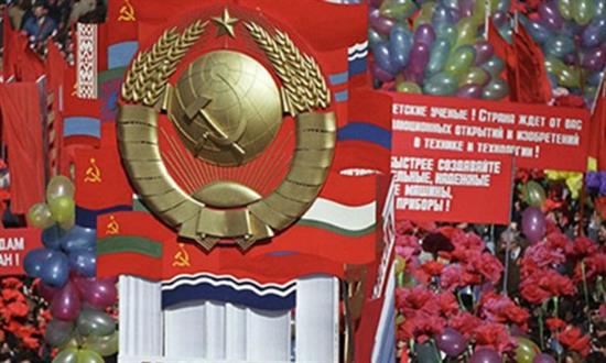 Nga vung tiền nghiên cứu cách chống bị sụp đổ như Liên Xô