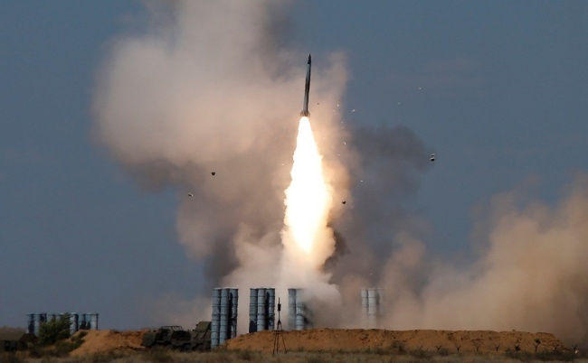 Hệ thống S-350 của Nga mạnh cỡ nào mà có thể đánh chặn cùng lúc hơn 10 lên lửa Ukraine?