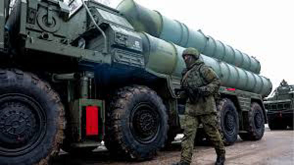 Người dân ở Crimea lần đầu được nhìn tận mắt hệ thống S-400