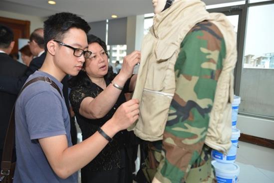 Sơn chống đạn 'made in' Việt Nam làm từ vỏ trấu